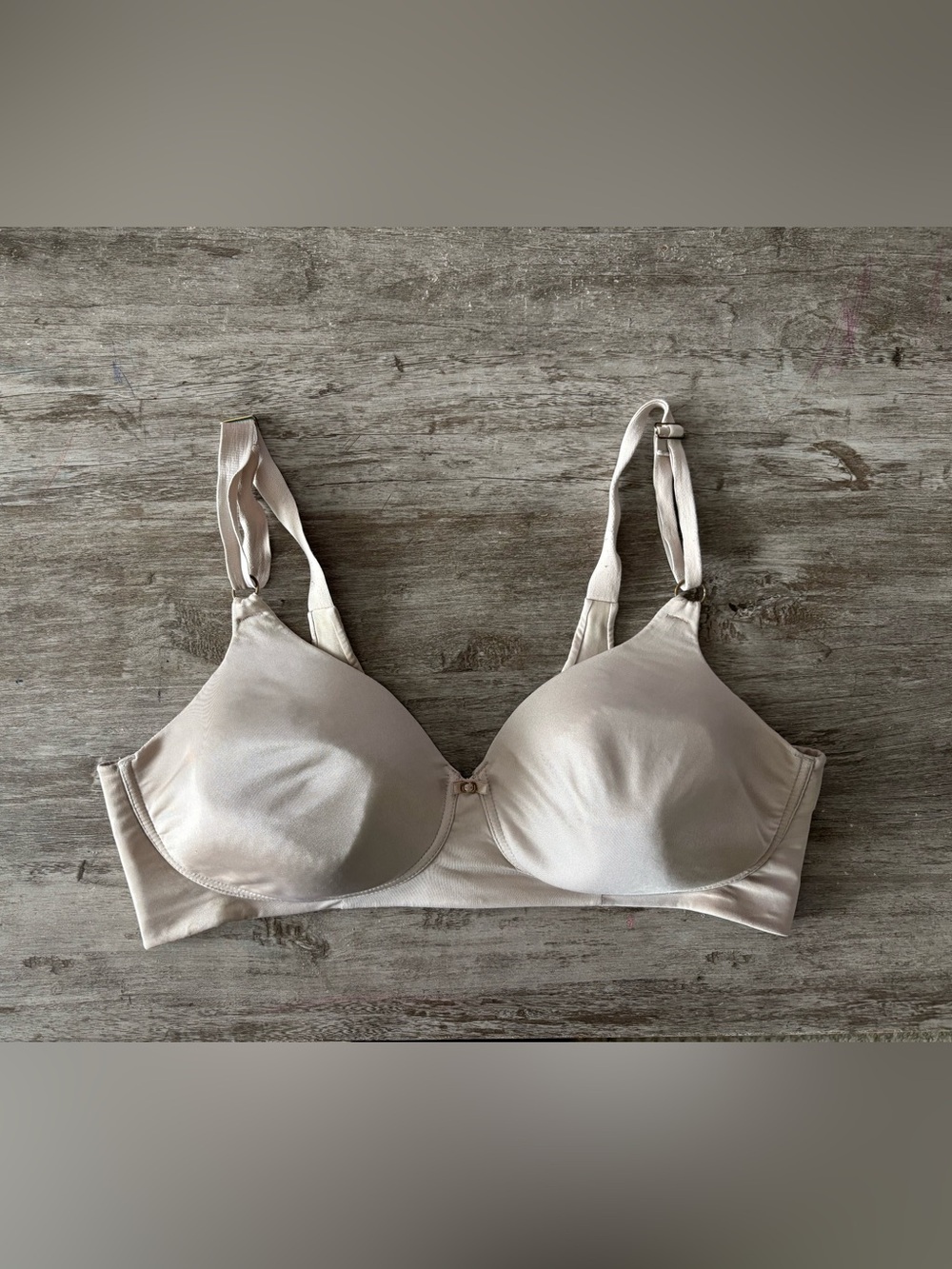 Vanity Fair Bra Beige Full Coverage Underwired Padded Satin Womens 38D